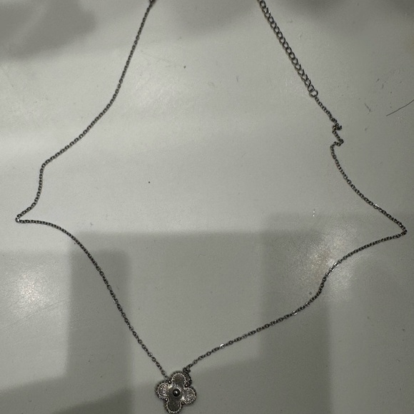 Clover silver necklace - Picture 8 of 8